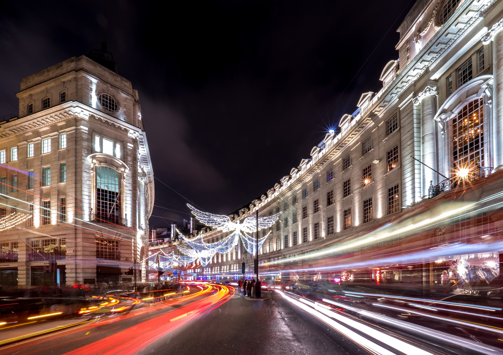 Shop ‘Til You Drop: Oxford & Regent Street Minutes from Zedwell